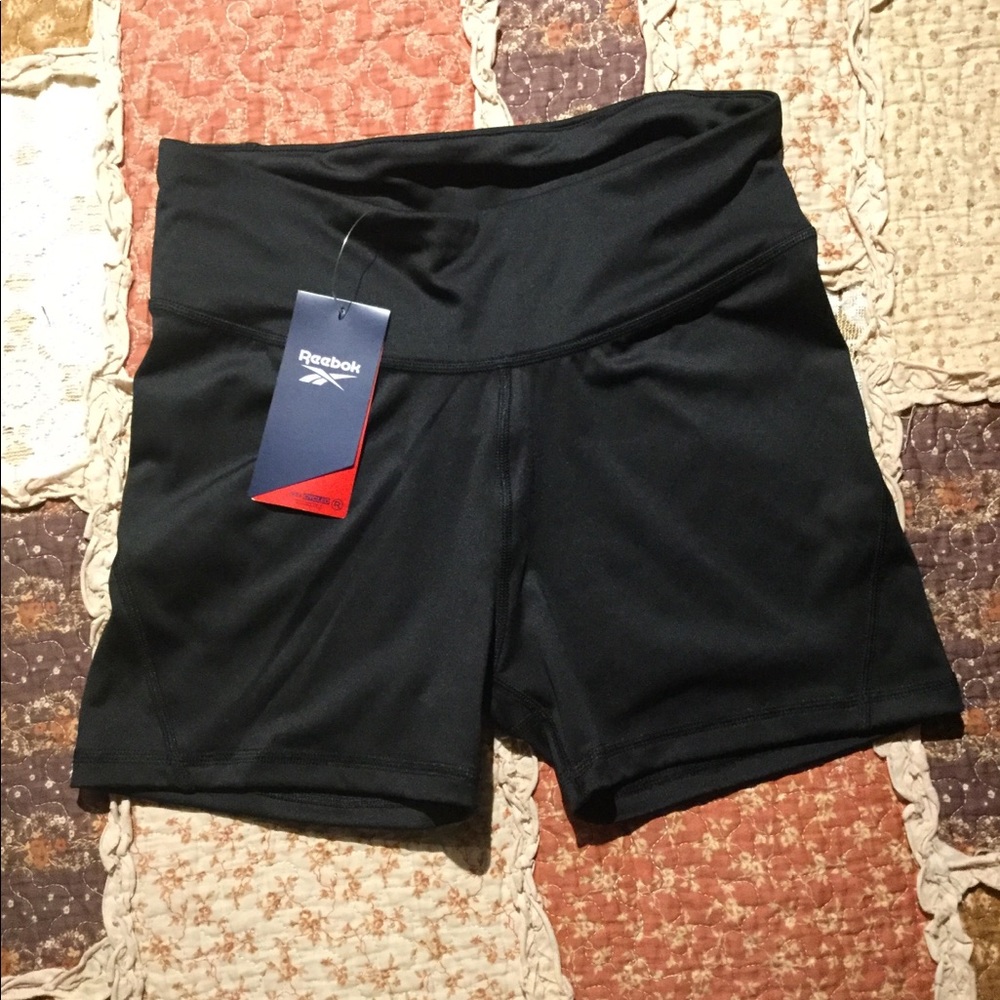 NWT Reebok size medium high rise hot shorts!